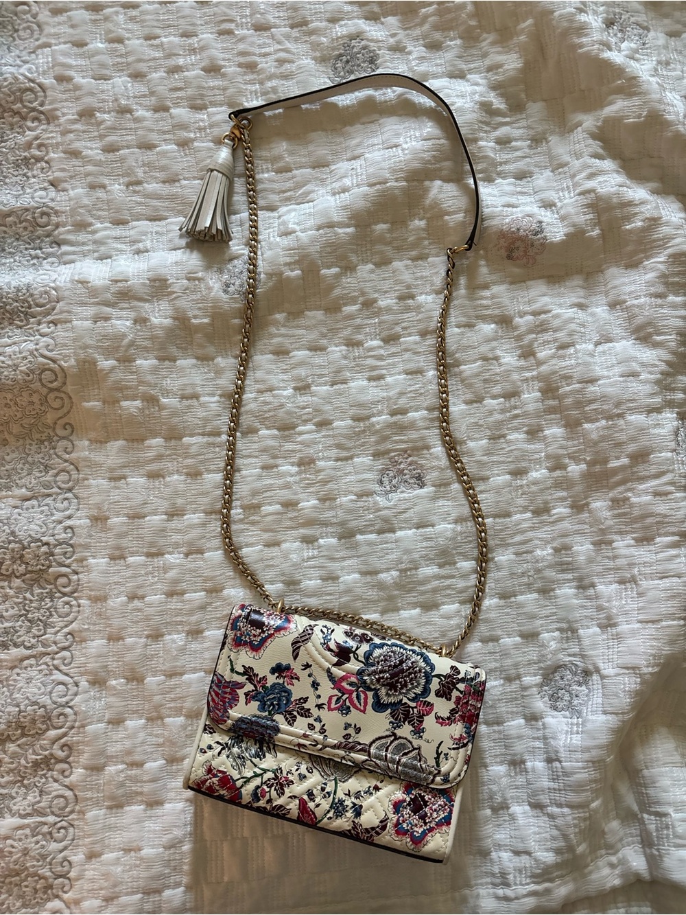 Floral Embroidered Chain Shoulder Bag - Cream Floral Tory Burch handbag
$75 - Picture 4 of 4